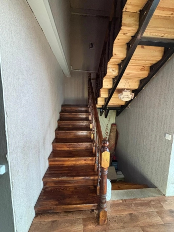 Купить дом в Новосибирске. Вариант № 9689874, 8, площадь -  квм, цена 8500000 рублей