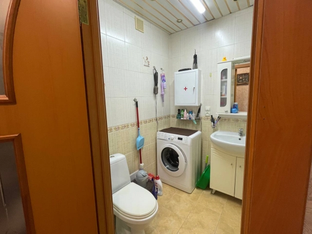 Купить двухкомнатную квартиру в Иркутской области. Вариант № 9916833, 4, площадь -  квм, цена 4200000 рублей