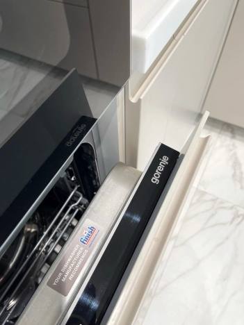 Купить двухкомнатную квартиру в районе Заельцовский в Новосибирске. Вариант № 3195178, 6, площадь -  квм, цена 12050000 рублей