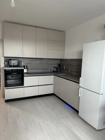 Купить однокомнатную квартиру на вторичке у метро Проспект Ветеранов в Санкт-Петербурге. Вариант № 52753, 2, площадь -  квм, цена 8890000 рублей