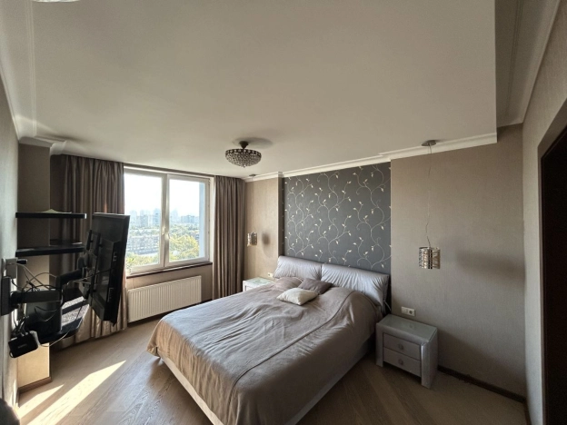 Купить квартиру у метро Давыдково в Москве. Вариант № 7175683, 7, площадь -  квм, цена 36000000 рублей