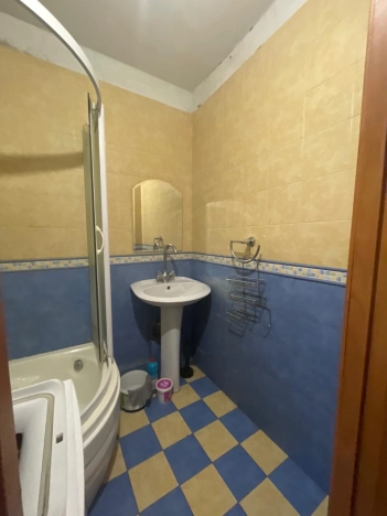 Купить трехкомнатную квартиру в районе Ленинский в Новосибирске. Вариант № 40405, 16, площадь -  квм, цена 5750000 рублей