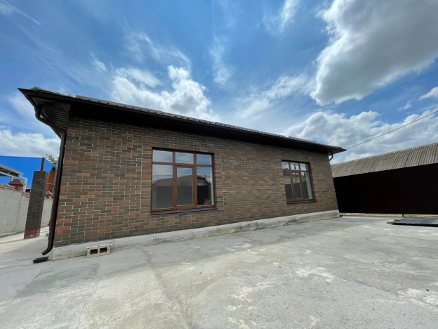 Купить дом на улице Мечникова в Элисте. Вариант № 54420, 4, площадь - квм, цена 16500000 рублей