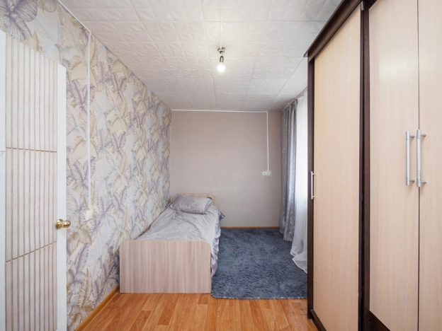 Купить двухкомнатную квартиру в Омске. Вариант № 8147961, 7, площадь -  квм, цена 3800000 рублей