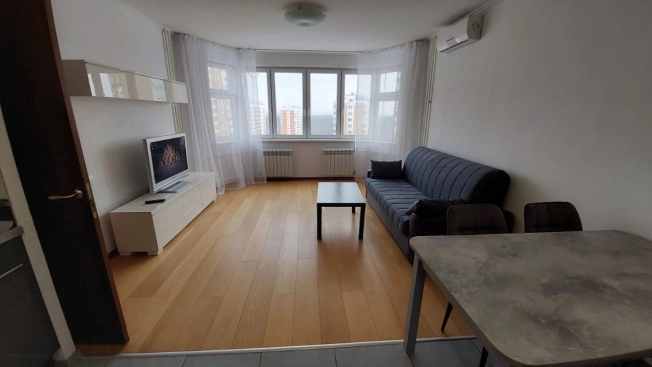 Купить двухкомнатную квартиру на вторичке в Москве. Вариант № 9556603, 31, площадь -  квм, цена 17000000 рублей