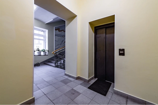 Купить пятикомнатную квартиру в Санкт-Петербурге. Вариант № 10011179, 34, площадь -  квм, цена 35000000 рублей