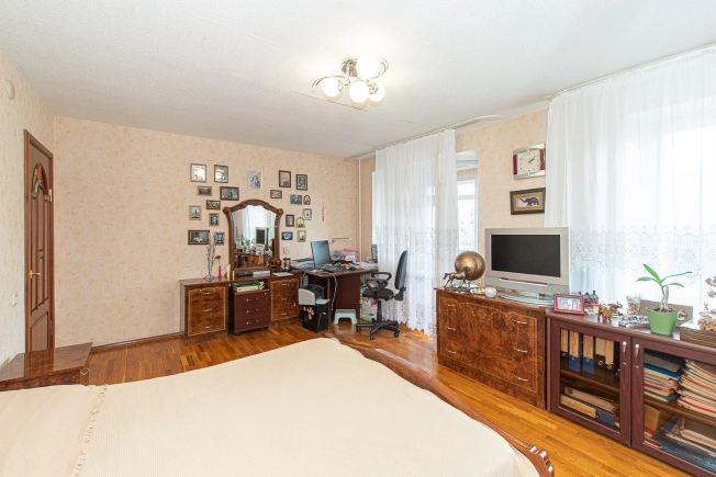 Купить квартиру на вторичке на улице Молодёжная в Владимирской области. Вариант № 10615408, 31, площадь -  квм, цена 15250000 рублей