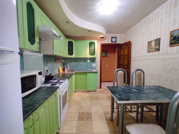 Купить трехкомнатную квартиру в Краснодарском крае. Вариант № 2720903, 10, площадь -  квм, цена 7390000 рублей