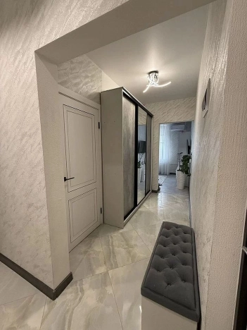 Купить двухкомнатную квартиру в Ростовской области. Вариант № 9619605, 7, площадь -  квм, цена 7800000 рублей