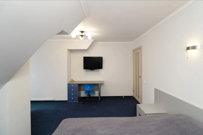 Купить дом в Микрорайоне Порт-Артур в Омске. Вариант № 5821202, 7, площадь -  квм, цена 12000000 рублей