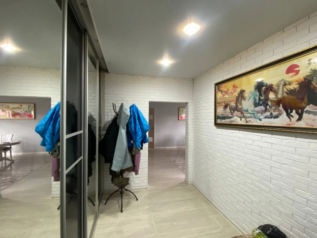 Купить дом на улице Белокаменная в Улан-Удэ. Вариант № 30993, 3, площадь -  квм, цена 9800000 рублей