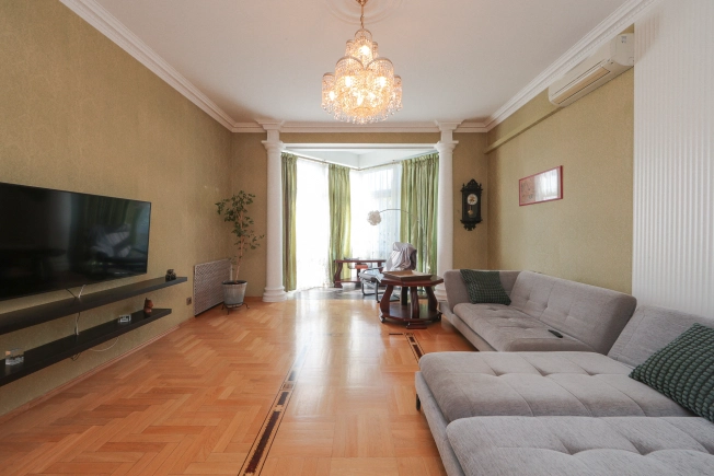 Снять квартиру на улице проспект Мира в Калининграде. Вариант № 5231646, 1, площадь -  квм, цена 140000 рублей