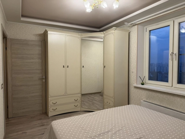 Купить квартиру в Москве. Вариант № 9371133, 5, площадь -  квм, цена 24000000 рублей