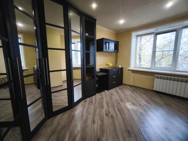 Купить однокомнатную квартиру в Калужской области. Вариант № 8123798, 2, площадь -  квм, цена 2400000 рублей