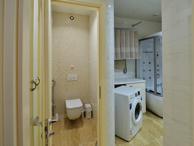 Купить трехкомнатную квартиру в районе Центральный в Новосибирске. Вариант № 1767962, 28, площадь -  квм, цена 30000000 рублей