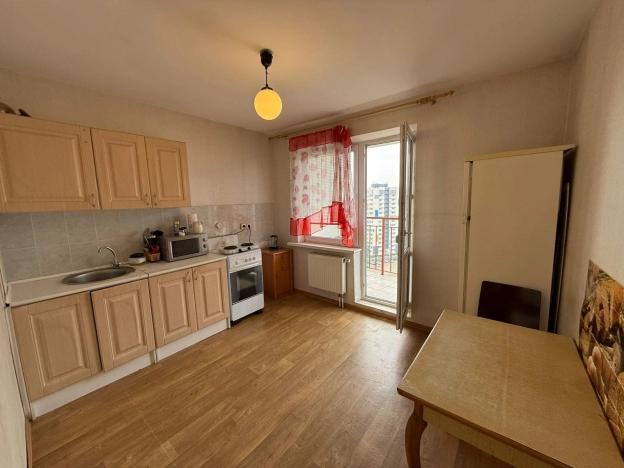 Купить однокомнатную квартиру в Краснодаре. Вариант № 9877544, 4, площадь -  квм, цена 4250000 рублей