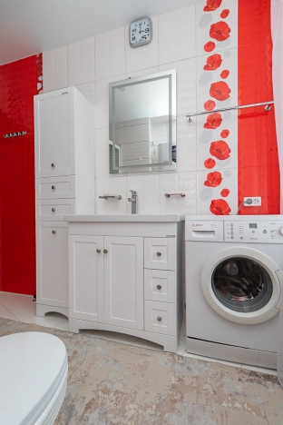 Купить четырехкомнатную квартиру в Омске. Вариант № 5503, 16, площадь -  квм, цена 13900000 рублей