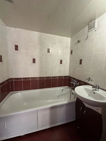 Купить квартиру на улице Комарова в Улан-Удэ. Вариант № 8142241, 12, площадь -  квм, цена 6550000 рублей