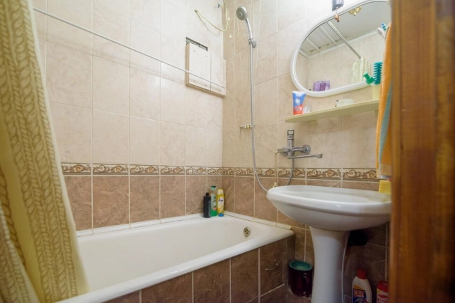 Купить трехкомнатную квартиру в Новосибирске. Вариант № 9137313, 14, площадь -  квм, цена 5650000 рублей