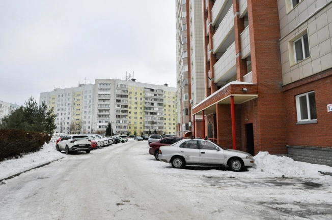 Купить четырехкомнатную квартиру в Новосибирской области. Вариант № 9426424, 38, площадь -  квм, цена 13500000 рублей