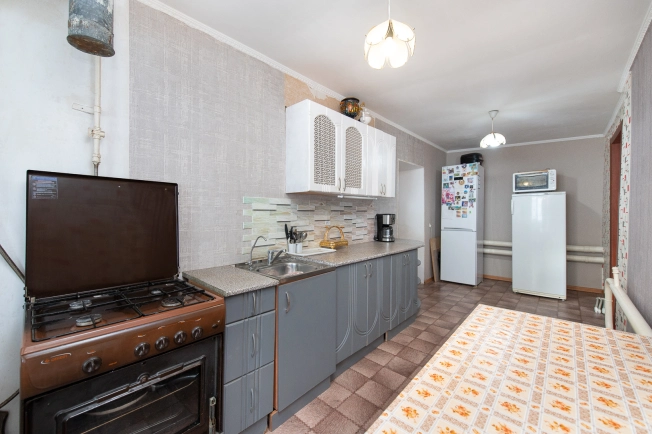 Купить четырехкомнатную квартиру в Челябинской области. Вариант № 3458188, 21, площадь -  квм, цена 3000000 рублей