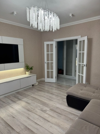 Купить трехкомнатную квартиру в Ростовской области. Вариант № 3265596, 3, площадь -  квм, цена 12500000 рублей