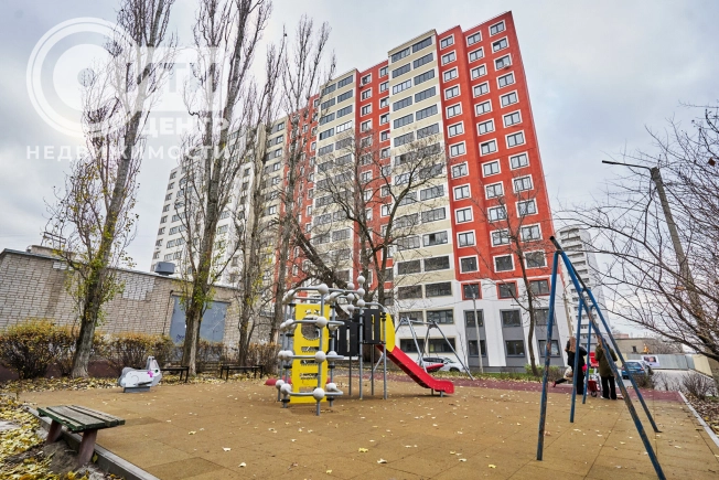 Купить трехкомнатную квартиру в Воронеже. Вариант № 9280146, 8, площадь - квм, цена 7800000 рублей