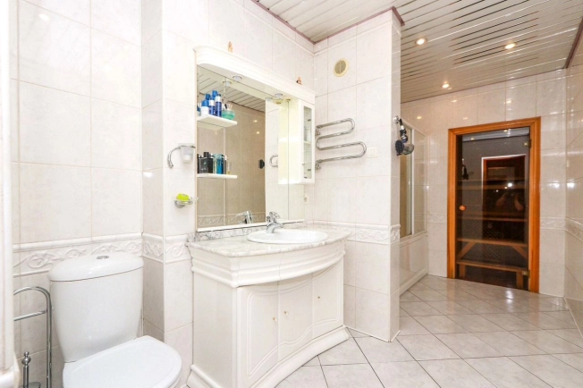 Купить трехкомнатную квартиру в Иркутске. Вариант № 9195640, 22, площадь -  квм, цена 16000000 рублей