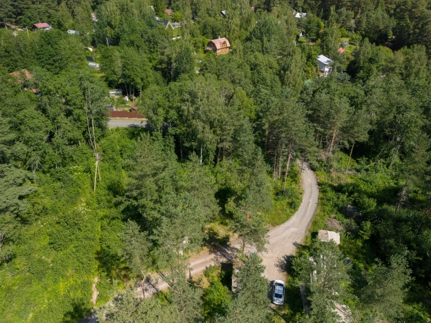 Купить земельный участок на улице Цветочная в Республике Карелия. Вариант № 987392, 8, площадь -  квм, цена 1850000 рублей