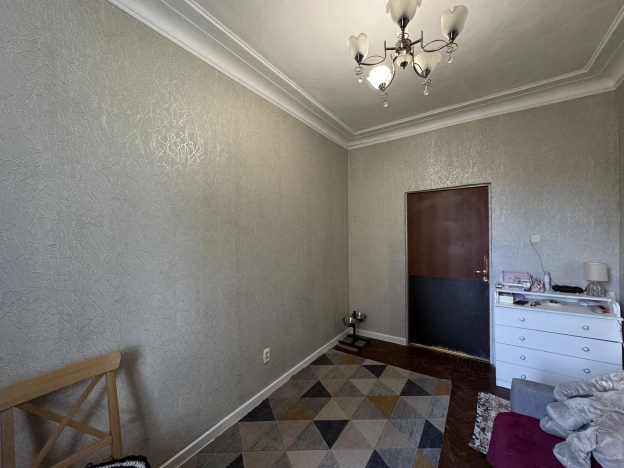 Купить трехкомнатную квартиру в районе Кировский в Санкт-Петербурге. Вариант № 3884989, 5, площадь -  квм, цена 11000000 рублей