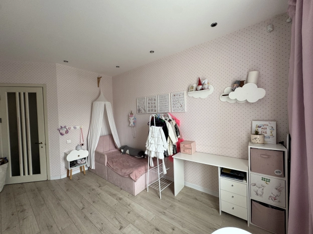 Купить трехкомнатную квартиру в Микрорайоне 29-й, Ангарск в Ангарске. Вариант № 1247243, 28, площадь -  квм, цена 7900000 рублей