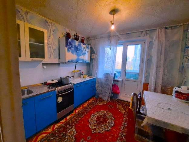 Купить трехкомнатную квартиру на улице Молодёжная в Владимирской области. Вариант № 6927992, 6, площадь -  квм, цена 1200000 рублей