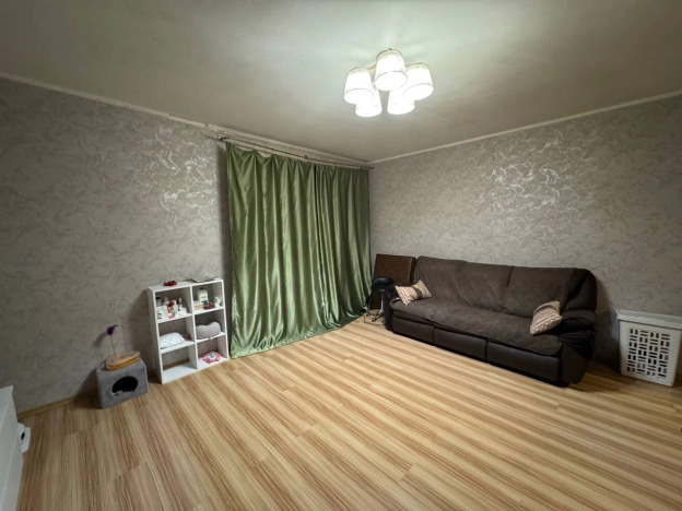 Купить трехкомнатную квартиру в районе Железнодорожный в Улан-Удэ. Вариант № 7661508, 6, площадь -  квм, цена 8650000 рублей