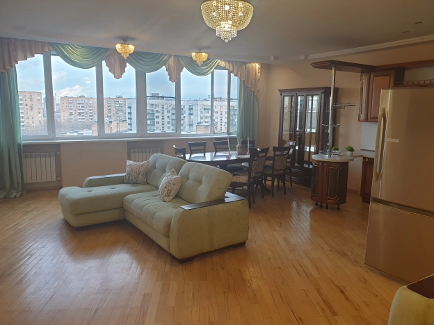 Купить трехкомнатную квартиру на вторичке в районе Новогиреево в Москве. Вариант № 9178285, 3, площадь -  квм, цена 38900000 рублей