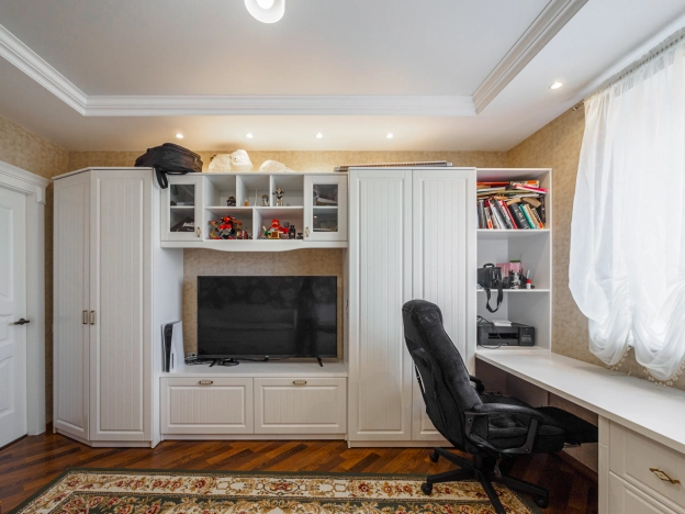 Купить трехкомнатную квартиру в Омске. Вариант № 203416, 15, площадь -  квм, цена 21000000 рублей