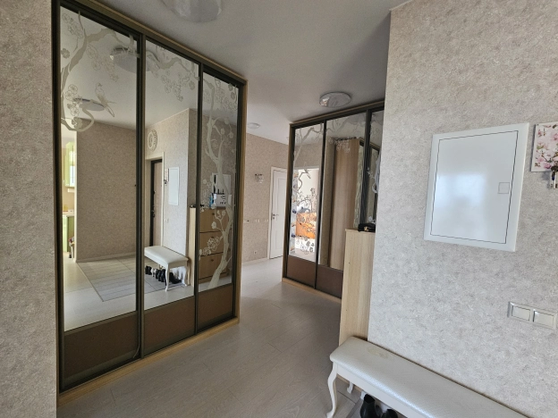 Купить трехкомнатную квартиру в Пушкине. Вариант № 5755488, 24, площадь -  квм, цена 16000000 рублей