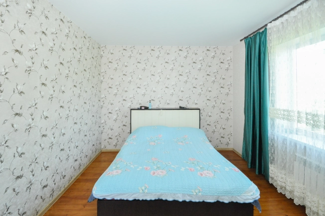 Купить дом в районе Калининский в Новосибирске. Вариант № 54292, 16, площадь -  квм, цена 8900000 рублей