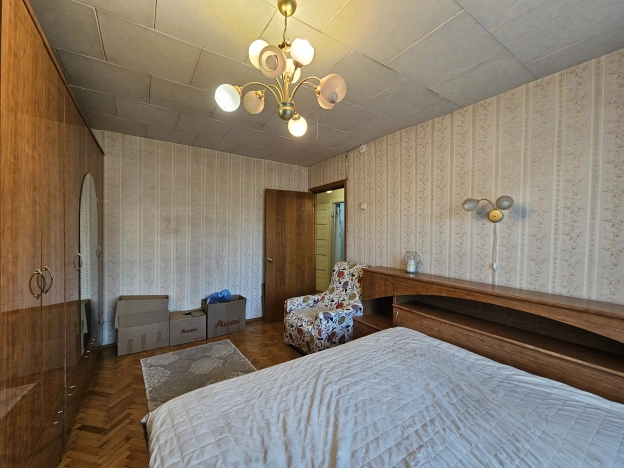 Купить трехкомнатную квартиру в Пушкине. Вариант № 6156804, 4, площадь -  квм, цена 9300000 рублей