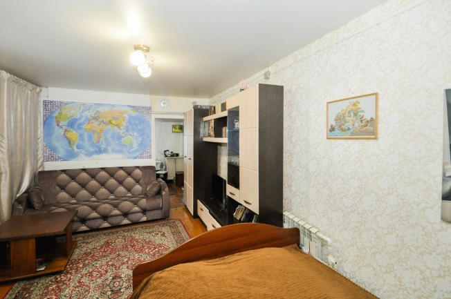 Купить дом в Новосибирске. Вариант № 10172869, 5, площадь -  квм, цена 3900000 рублей