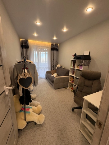 Купить трехкомнатную квартиру на улице Связистов в Новосибирске. Вариант № 6960, 1, площадь -  квм, цена 5800000 рублей