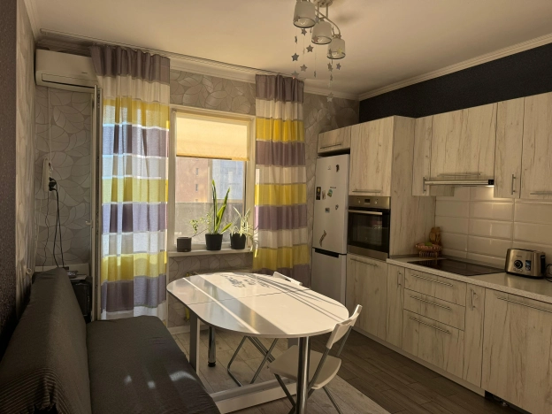 Купить однокомнатную квартиру на улице Героев-Разведчиков в Краснодаре. Вариант № 4081501, 3, площадь -  квм, цена 5200000 рублей