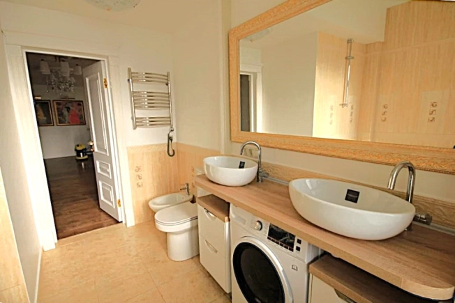 Купить трехкомнатную квартиру у метро Минская в Москве. Вариант № 21591, 12, площадь -  квм, цена 199500000 рублей