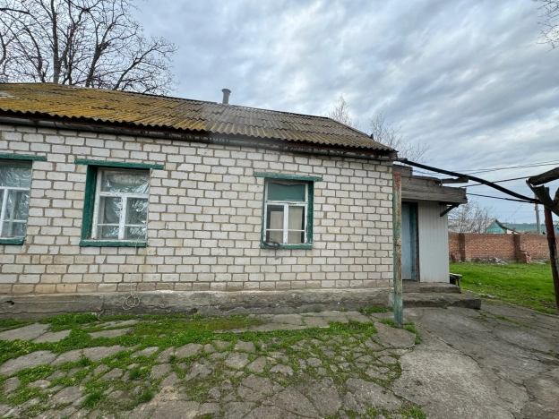 Купить дом на улице переулок Буйнта в Элисте. Вариант № 33848, 1, площадь -  квм, цена 3600000 рублей