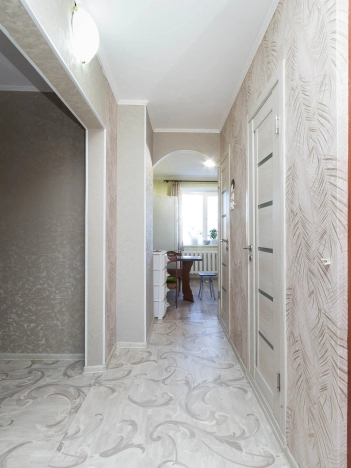 Купить трехкомнатную квартиру в Тюменской области. Вариант № 12929, 15, площадь -  квм, цена 4500000 рублей