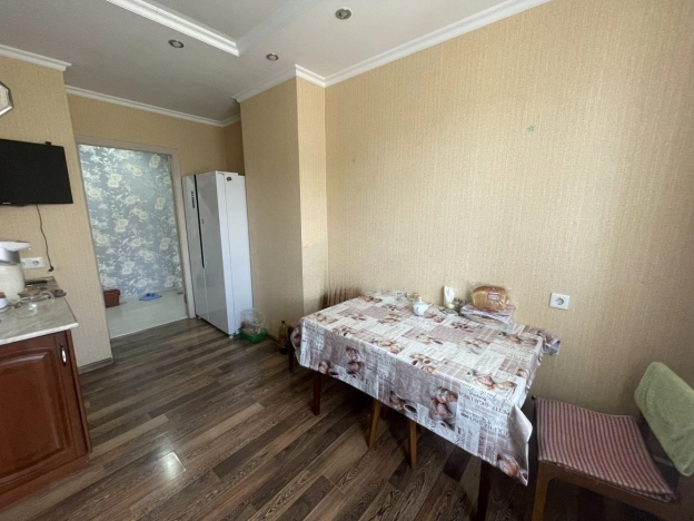 Купить двухкомнатную квартиру на вторичке в Микрорайоне 4-й, Тобольск в Тобольске. Вариант № 10180, 1, площадь -  квм, цена 5400000 рублей