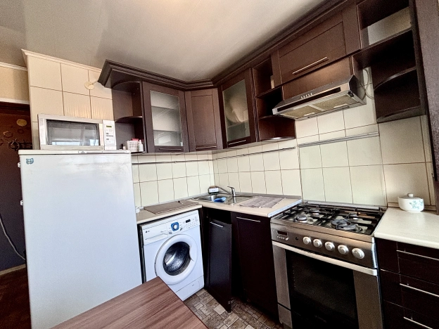 Купить квартиру в Белгороде. Вариант № 9888716, 1, площадь -  квм, цена 4100000 рублей