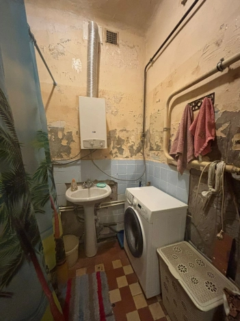 Купить однокомнатную квартиру в Калужской области. Вариант № 8144700, 7, площадь -  квм, цена 3300000 рублей