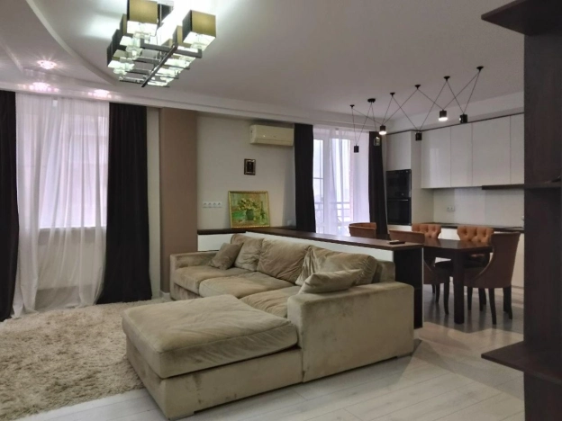 Купить квартиру на улице Университетский проспект в Волгограде. Вариант № 10337340, 5, площадь -  квм, цена 25500000 рублей