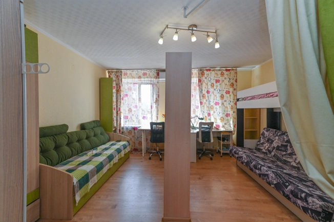 Купить трехкомнатную квартиру в Ростовской области. Вариант № 3414508, 10, площадь -  квм, цена 12950000 рублей