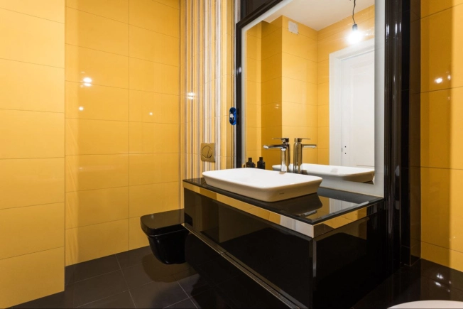 Купить четырехкомнатную квартиру в Новосибирской области. Вариант № 9094028, 20, площадь -  квм, цена 32000000 рублей